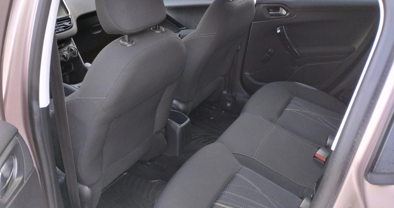 Peugeot 208 cena 18900 przebieg: 218000, rok produkcji 2013 z Chmielnik małe 529